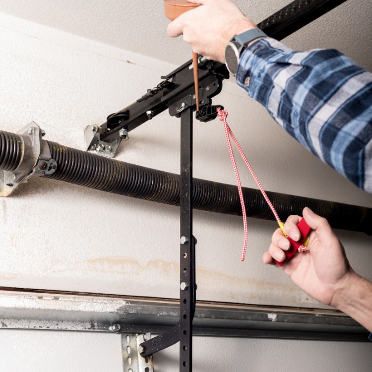 Garage Door Services in Minneapolis, MN